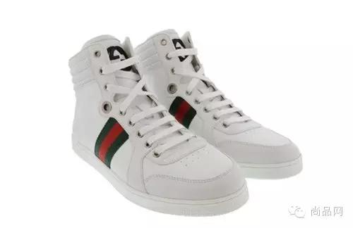 男士红色运动鞋子怎么搭配衣服,165男士增高运动鞋搭配裤子