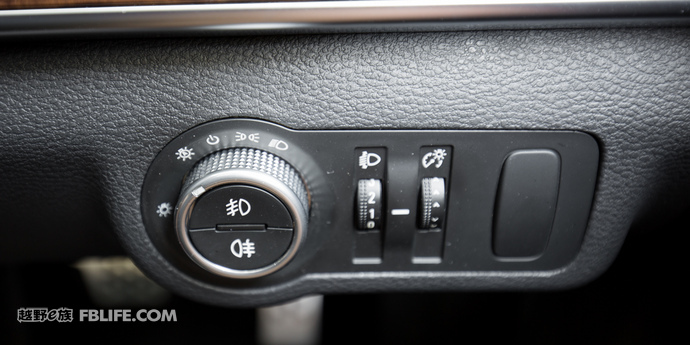 哈弗h8值得购买吗,此地无垠评测新款哈弗h8