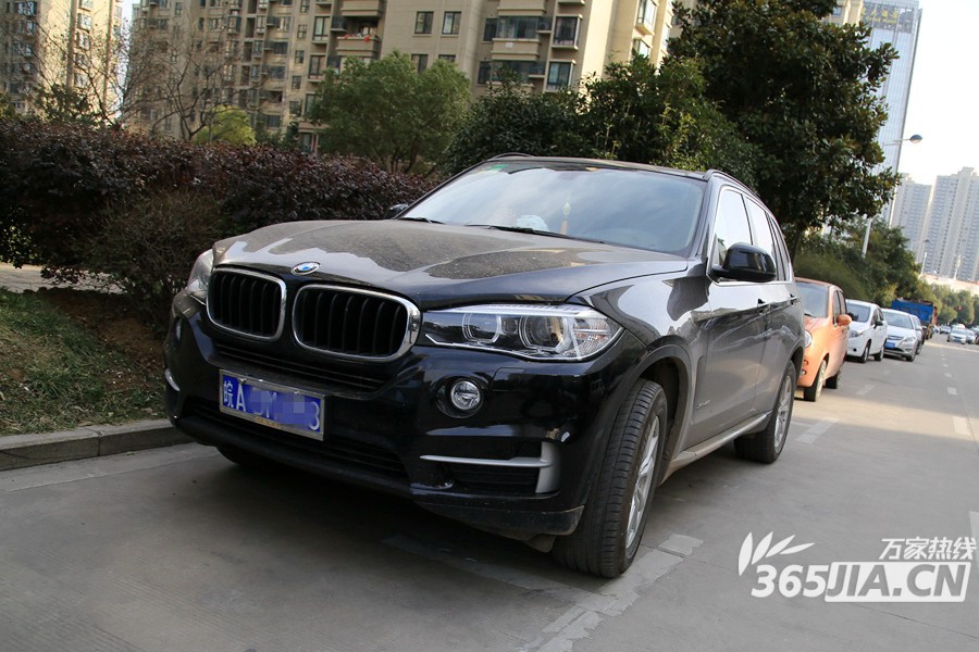 合肥八中开学校外豪车云集惊现“6666”“8888”车牌号