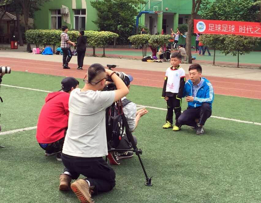 足球训练对小孩的成长有什么帮助,黎教练足球