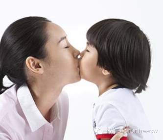 3岁孩子半夜吐泡沫粘液,三岁女童排出米黄色液体