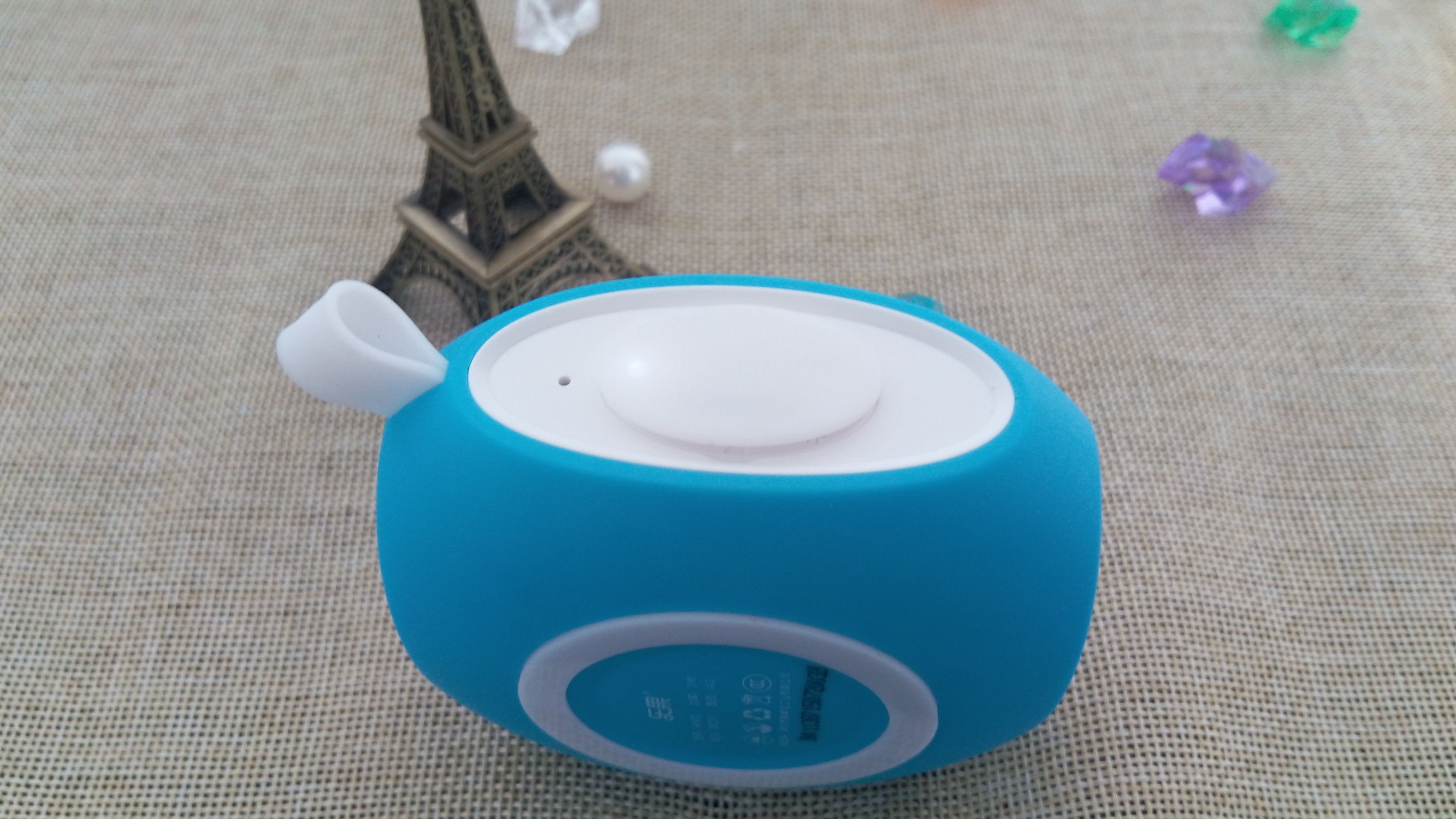 蓝牙音箱小钢炮小巧玲珑,又小又可爱时尚蓝牙音箱