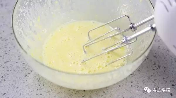 椰子油戚风蛋糕,6寸加8寸椰子油戚风蛋糕做法