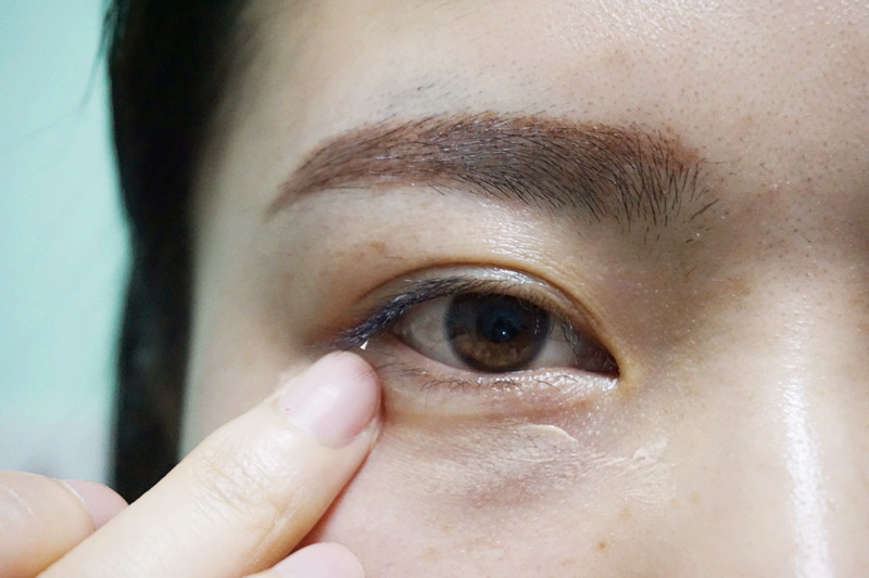 olay眼部精华霜,一抹立显化妆品