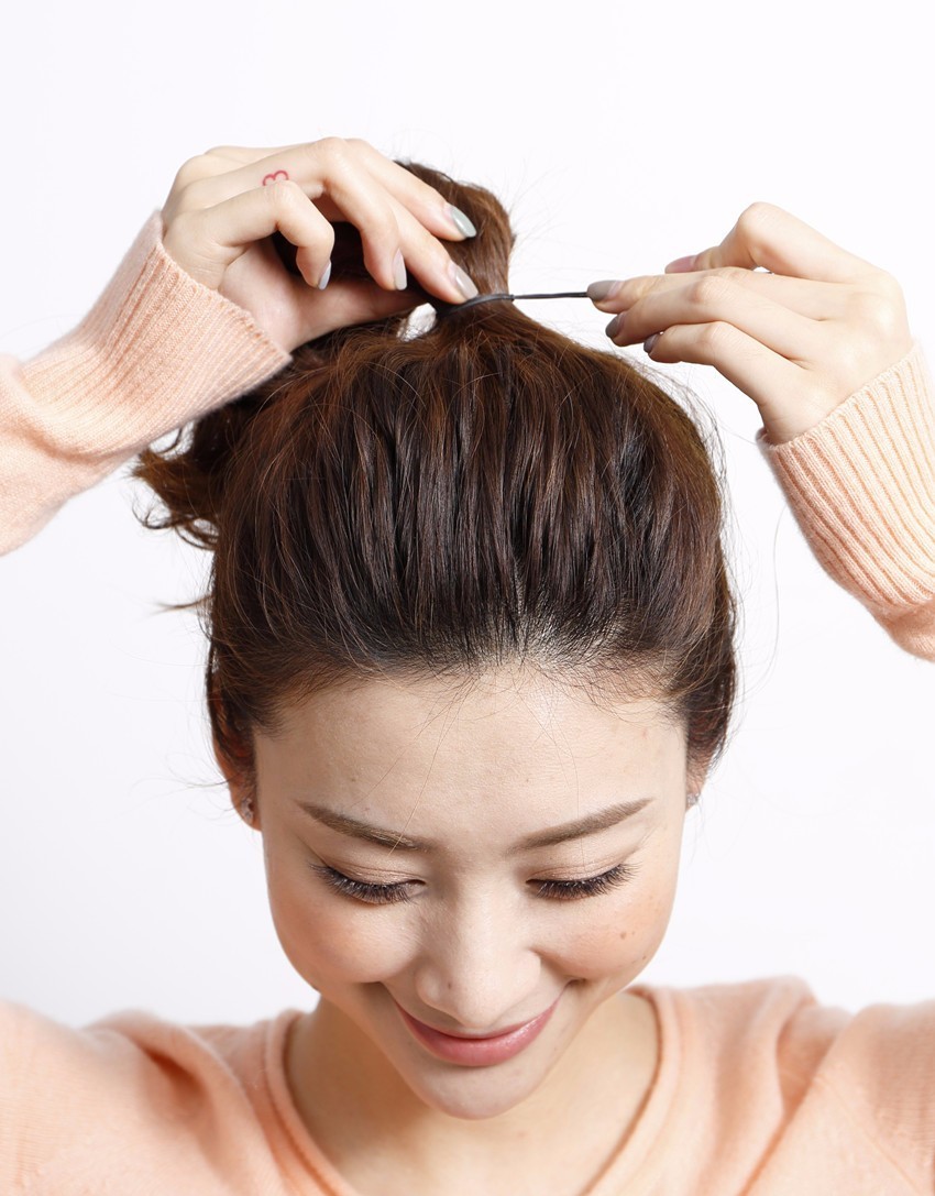 看十元妹子变身校对女孩，一天10+梳发造型，你也可以轻松学