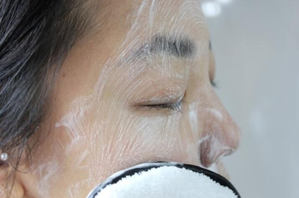 小孩鼻子周围长痘痘是什么原因,鼻子嘴唇周围长痘痘是什么原因