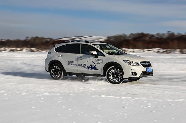试驾斯巴鲁七座suv2.4l,斯巴鲁冰雪试驾