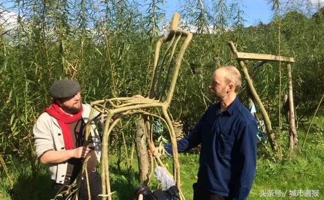 这个英国大叔从地里“种”出了一把椅子，价值2万多！