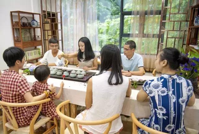 田螺姑娘在水里,水缸里的田螺姑娘