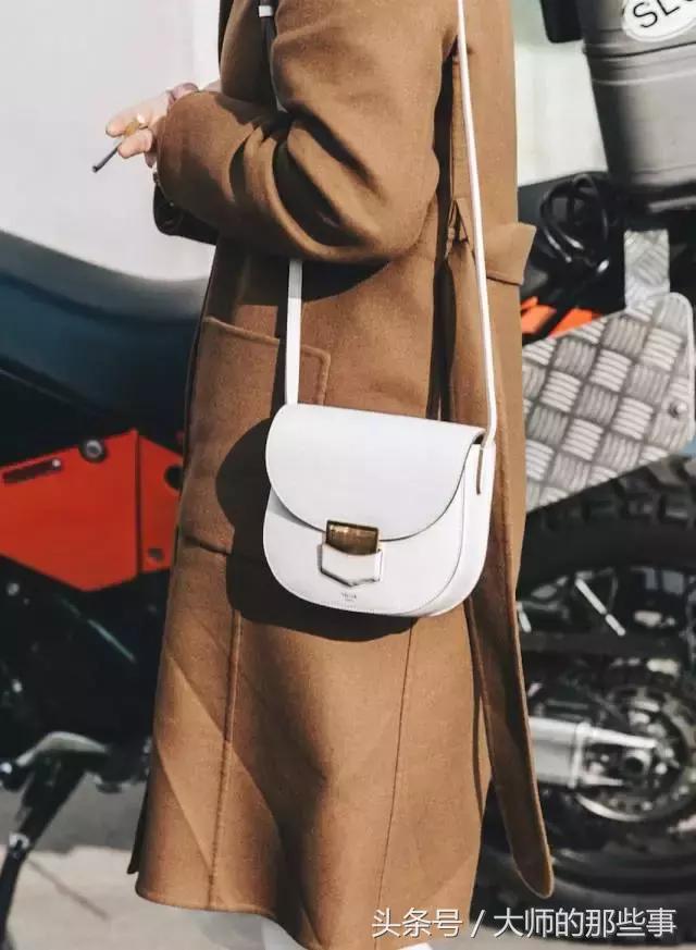 王菲包实际叫什么包,王菲04年隐退后多久复出的