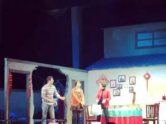 看完《守岁》，你给家里打电话了吗？