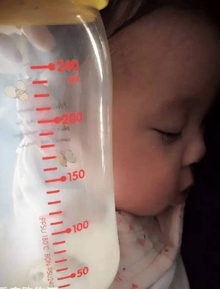 八一八贾静雯家的咘咘的吃喝拉撒用品