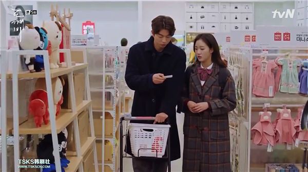 被《鬼怪》虐哭的你们还记得阿加西在名创优品的小确幸吗？