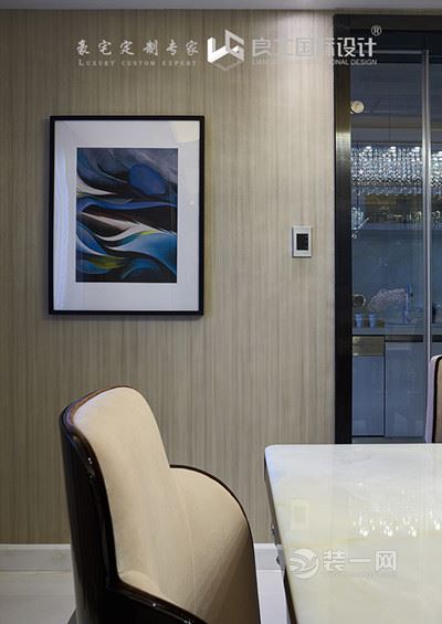 乍一看黑乎乎一片类似何以笙的家杭州江南文苑大户型装修