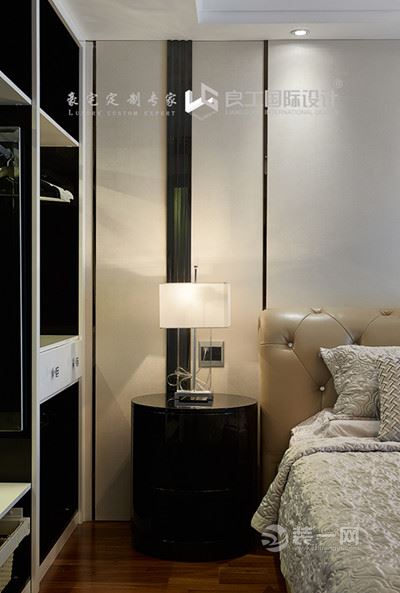 乍一看黑乎乎一片类似何以笙的家杭州江南文苑大户型装修