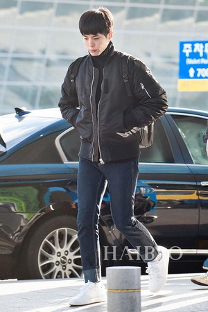 刘德华最新同款鞋子,刘德华同款adidas球鞋