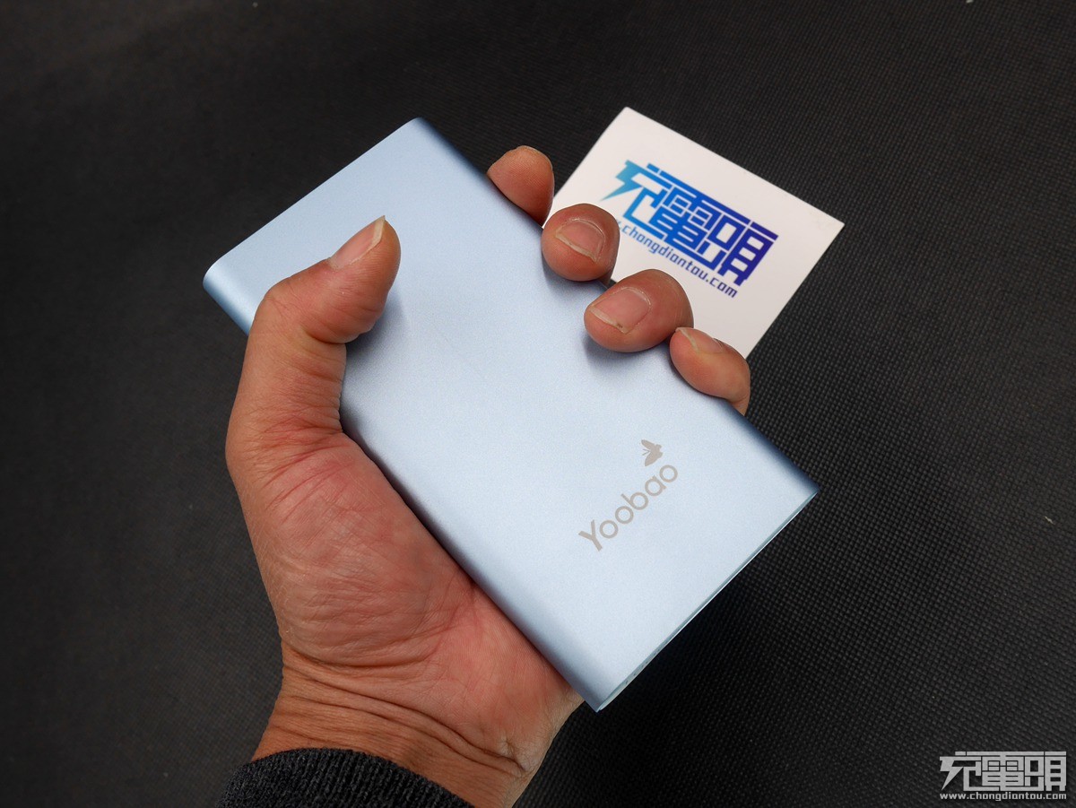 羽博1000w移动电源,羽博20000毫安充电宝自带线评测