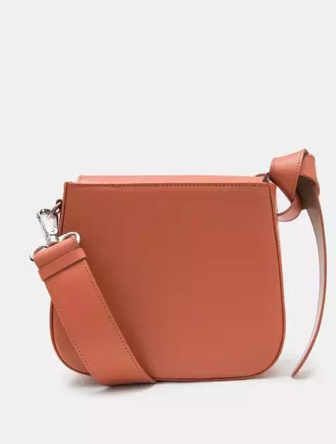 鬼怪剧终，那些美貌的包包却让女王完全停不下来种草