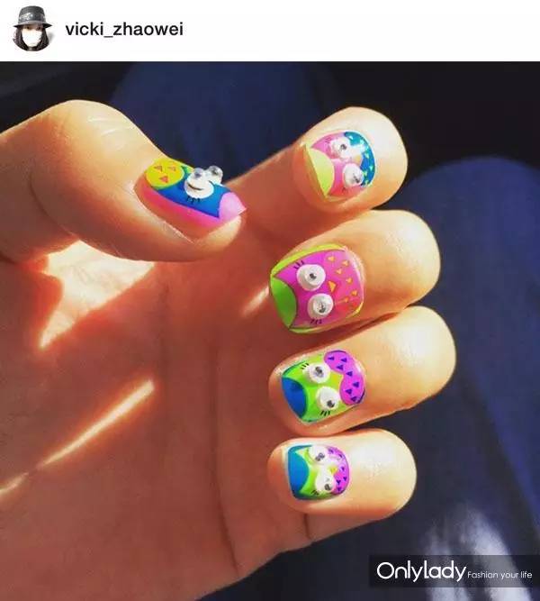 美甲款式推荐2024夏款手绘美甲,美甲款式手绘爆款美甲图显白