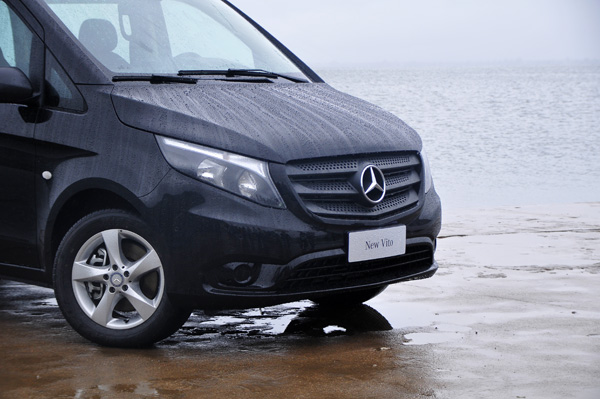 福建奔驰威霆试驾,奔驰威霆v260l试驾