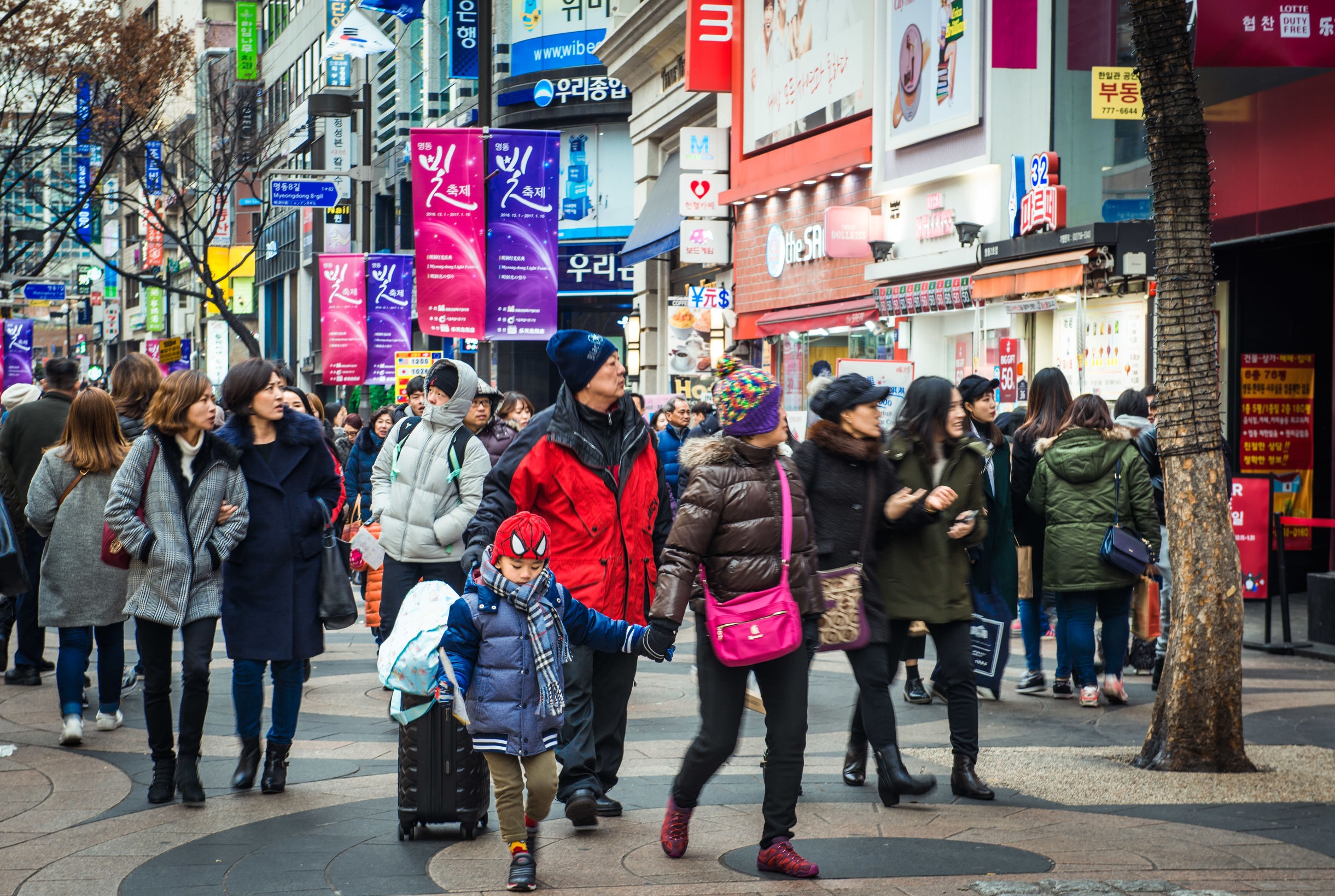 明洞韩国首尔的购物天堂,首尔明洞高档购物中心