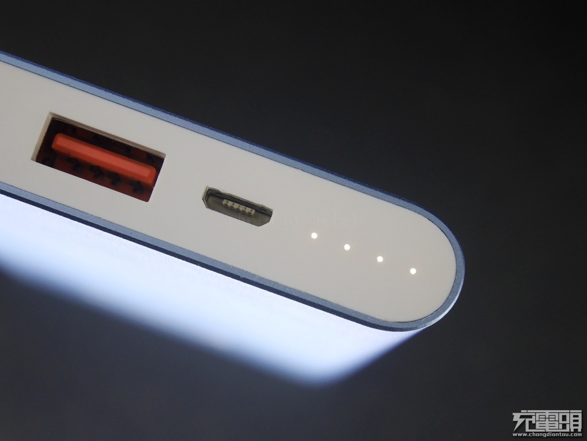 羽博1000w移动电源,羽博20000毫安充电宝自带线评测