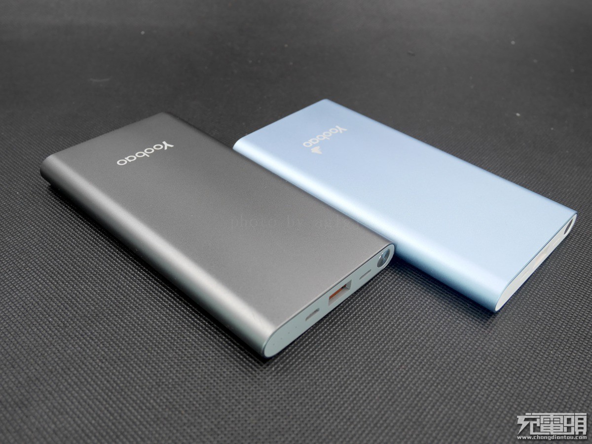 羽博1000w移动电源,羽博20000毫安充电宝自带线评测