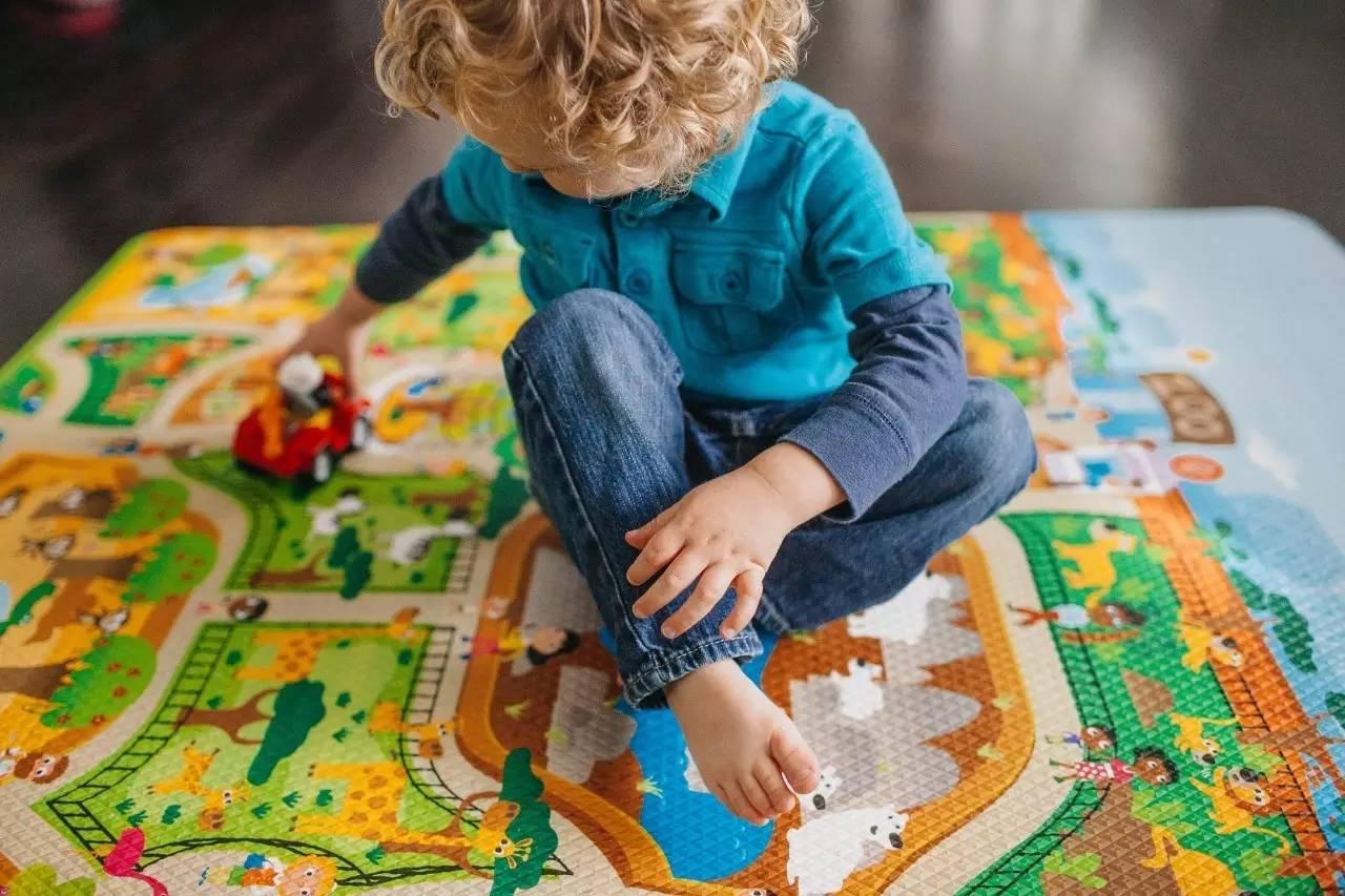 爬行垫防滑小妙招,爬行垫怎么铺安全