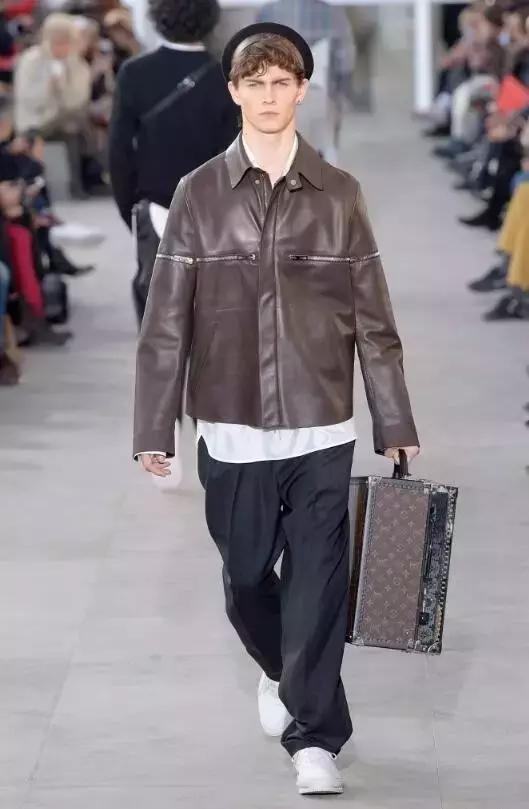 lv x supreme联名红色卫衣 (lv和supreme联名牛仔外套)