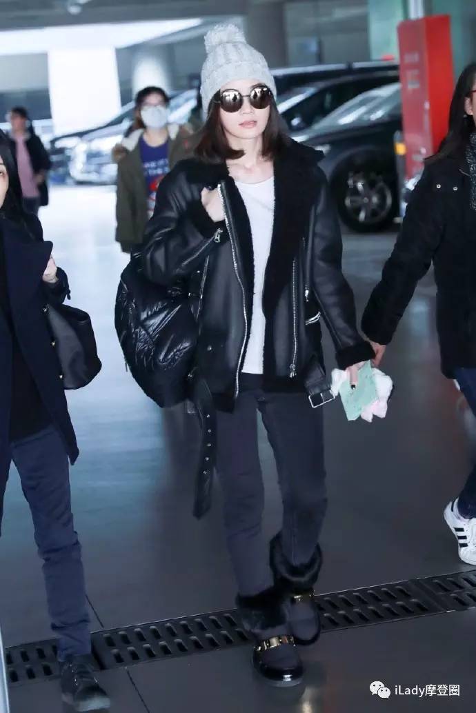 女明星机场look,盘点当红女明星们的机场照片