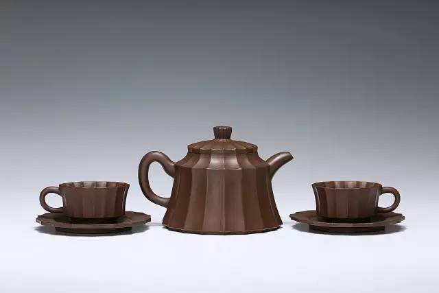 「典藏」——《五件裙风茶具》王石耕作品