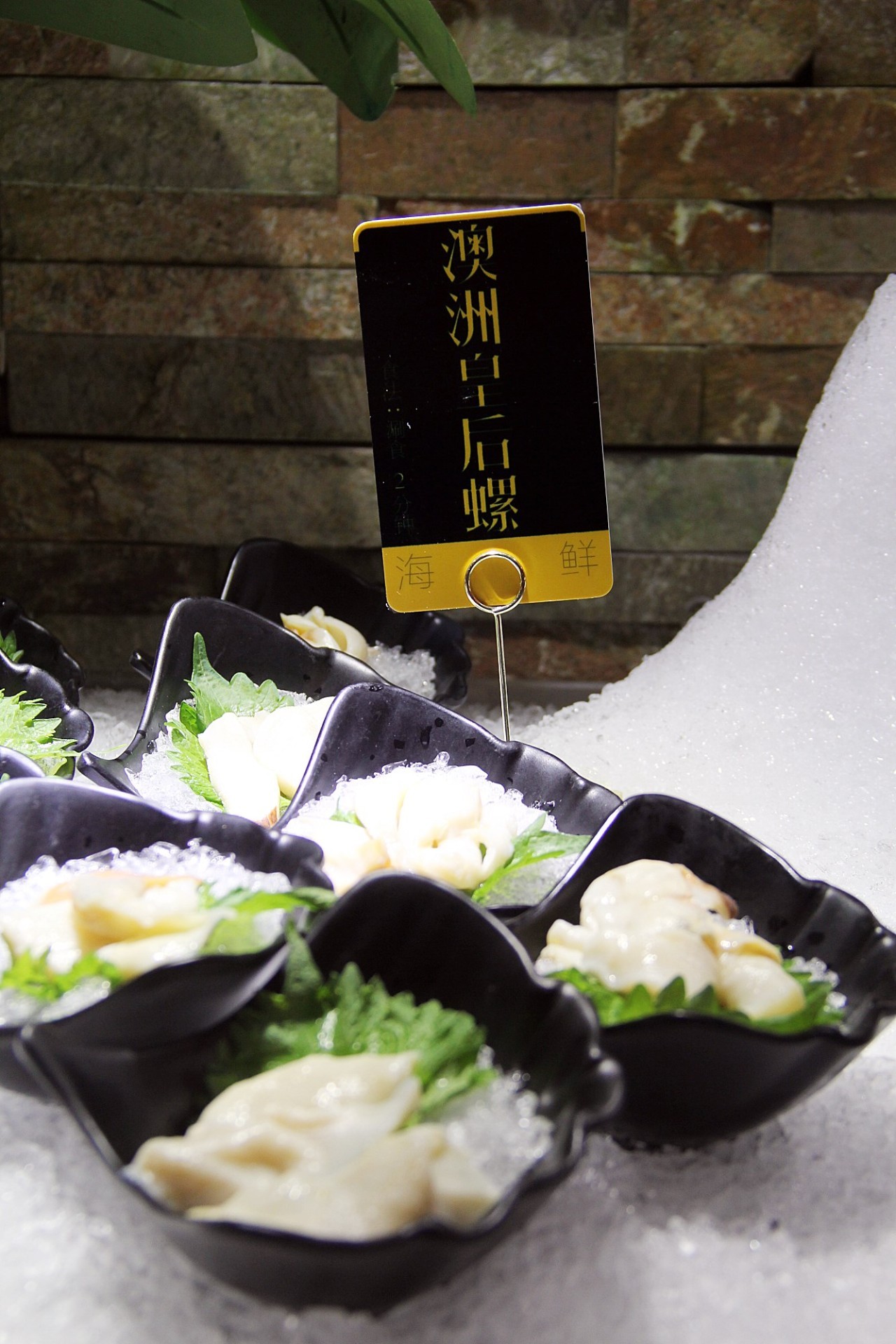 「订年夜饭赠波士顿龙虾」2017这么吃年夜饭最霸气！从没想过一顿自助，竟然吃几口就回本了……谁也别拦着我！今年就要在这儿吃！