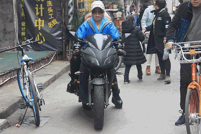 一张图帅呆所有人！温州“追风奶奶”把48岁过得如此潇洒