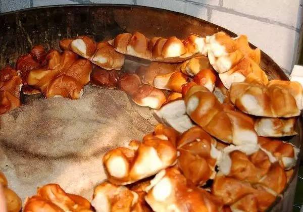 「镇生活」过年还在镇江好，镇江VS国外，100块钱能干啥？看完惊呆你！