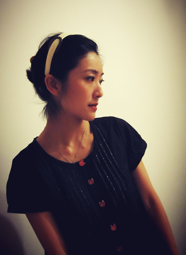 艾蔻：杀手也有小时候丨女诗人访谈