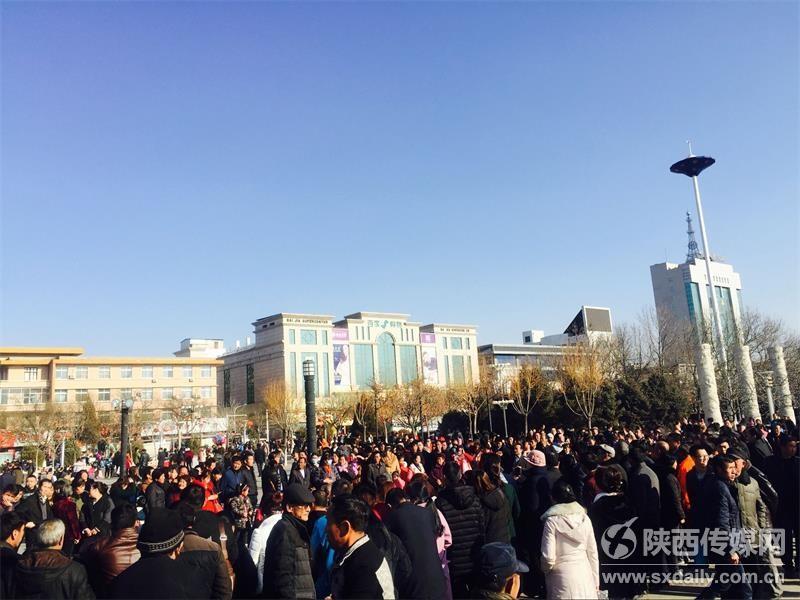 世纪广场每晚非常热闹,世纪广场热闹吗