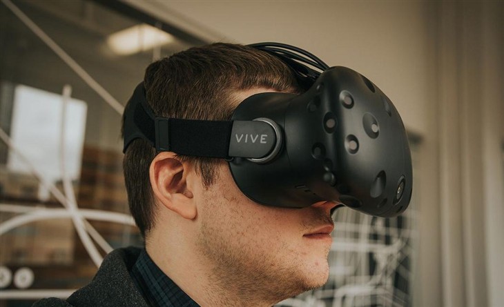 HTC年底推移动VR新品不是手机VR那是一体机？