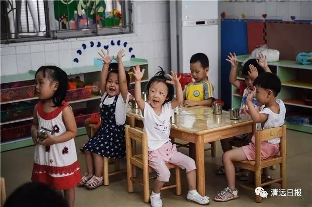 清城89家民办幼儿园“涨声”一片，最高涨了2400，家长叹二娃难养