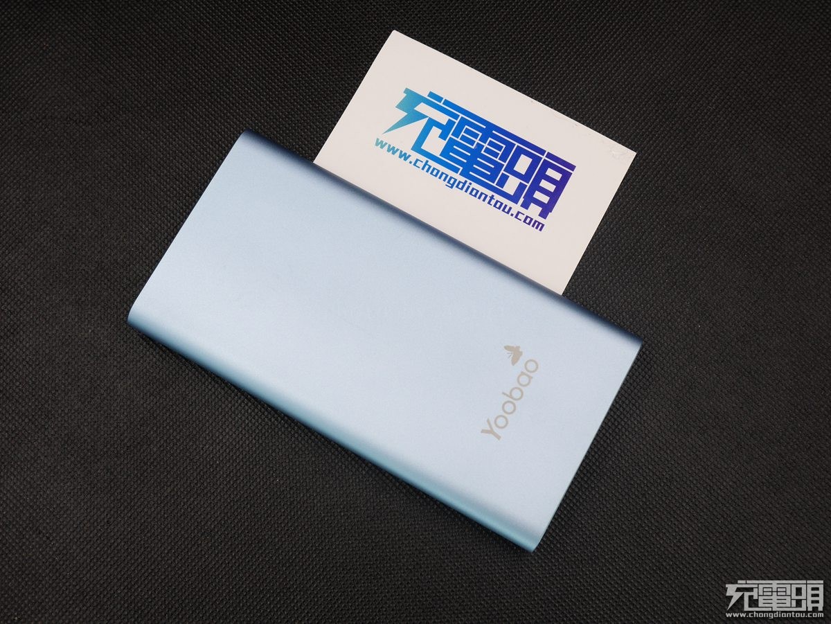 羽博1000w移动电源,羽博20000毫安充电宝自带线评测