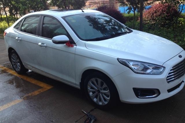 2021福睿斯1.5l自动钻石版测评,油耗福睿斯