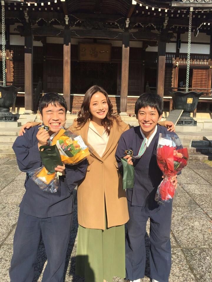 跟唐嫣高圆圆学春夏穿搭,高圆圆唐嫣穿衣打扮