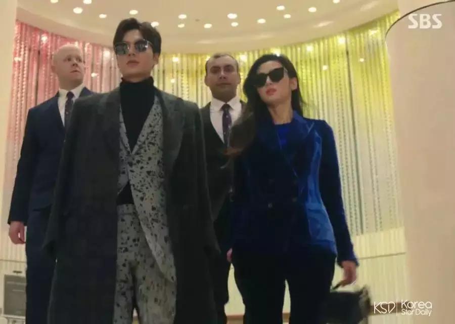 《鬼怪》贵死人不偿命的大衣时尚秀孔刘、李栋旭死鬼CP好有爱