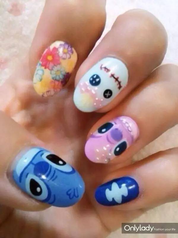 美甲款式推荐2024夏款手绘美甲,美甲款式手绘爆款美甲图显白