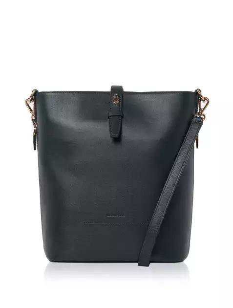 鬼怪剧终，那些美貌的包包却让女王完全停不下来种草