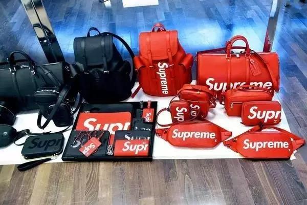 lv x supreme联名红色卫衣 (lv和supreme联名牛仔外套)