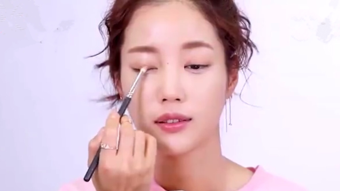 妆前妆后差别大妆容,妆前妆后差距特别大的妆容