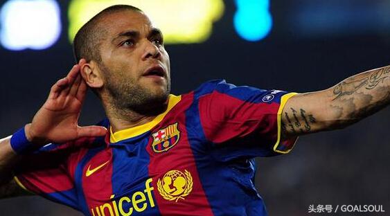 能攻善守的边后卫有哪些,21世纪前十年世界足坛十大边后卫