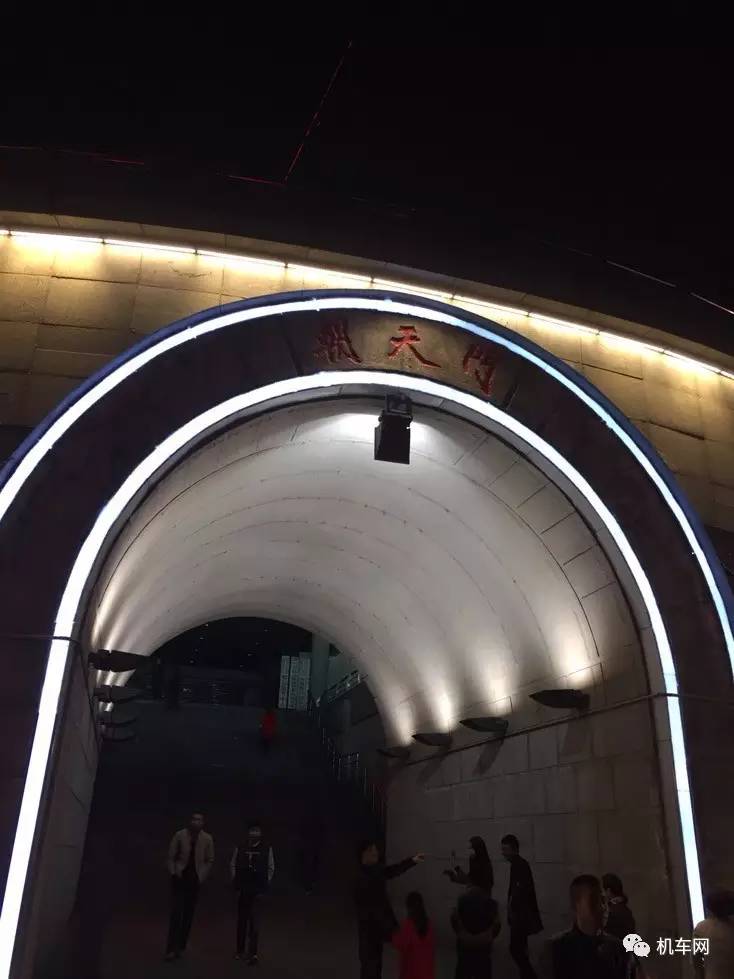 400大踏板骑行300公里感受,125cc适合暴力骑行的踏板