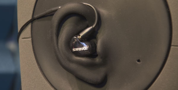 你真的会戴耳机吗,佩戴入耳式耳机有坏处嘛