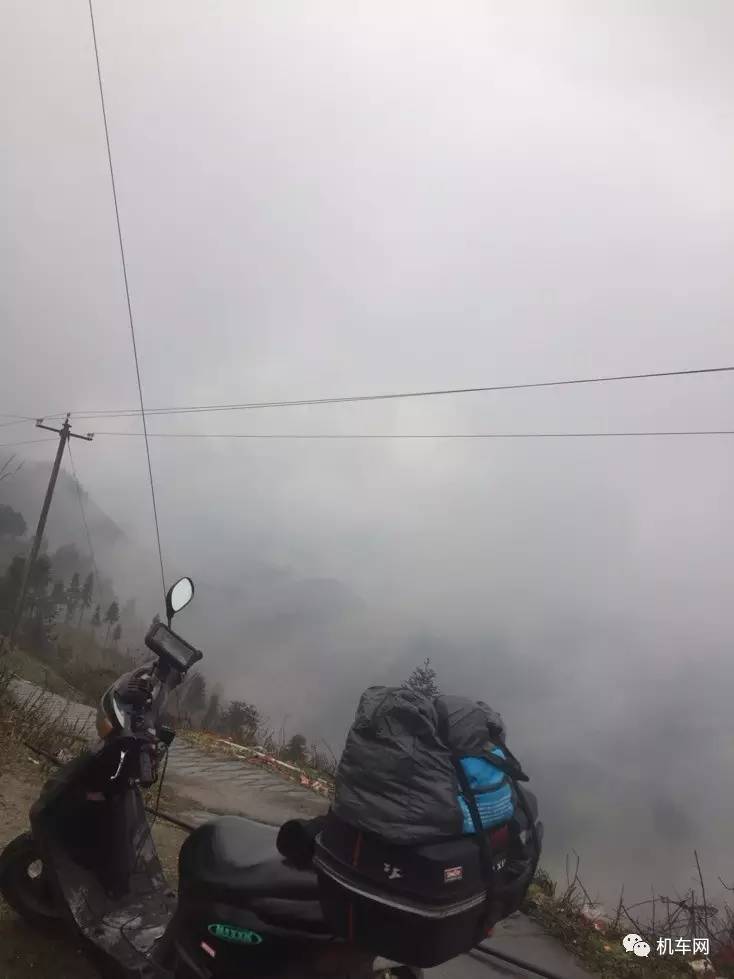 400大踏板骑行300公里感受,125cc适合暴力骑行的踏板